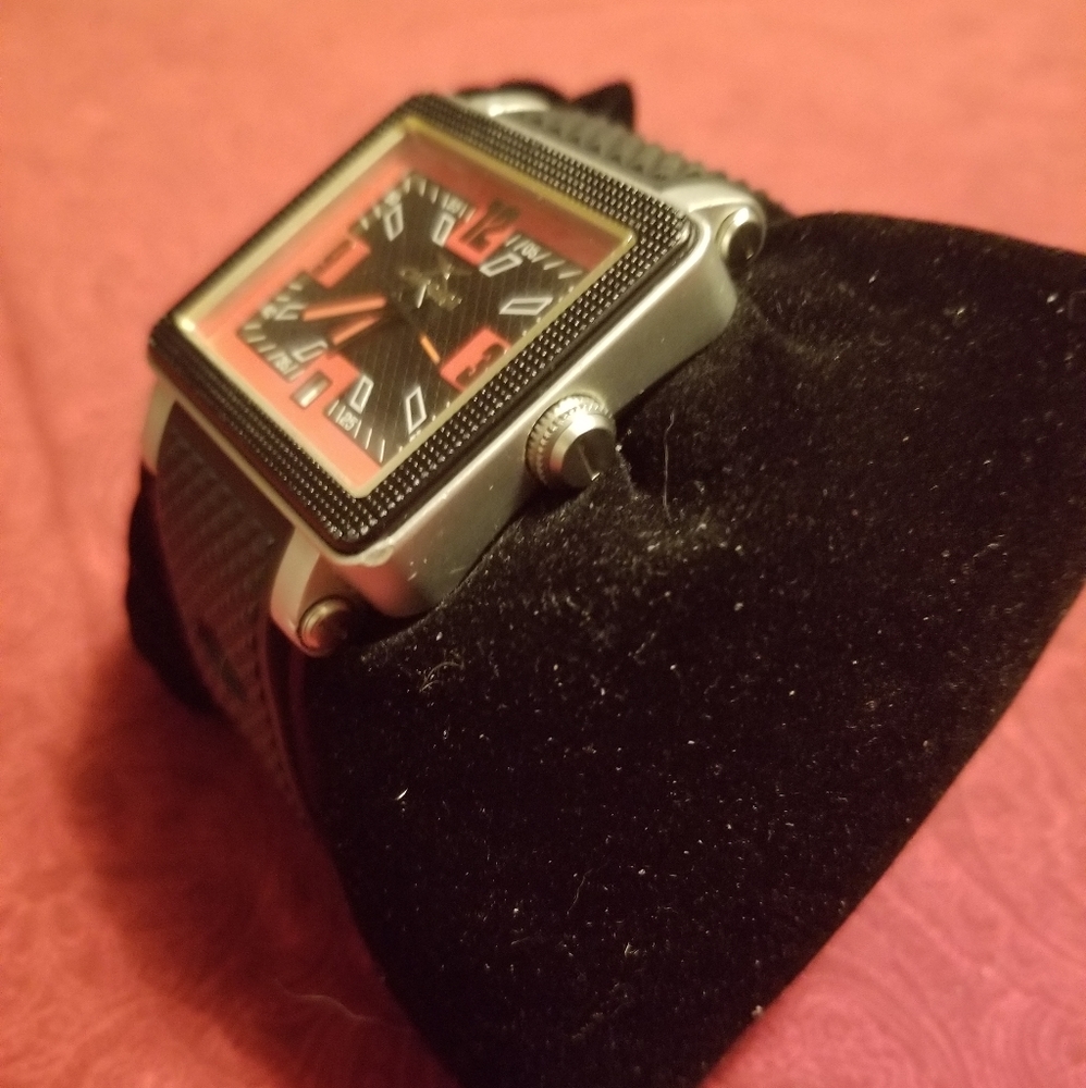 Carrero watch
